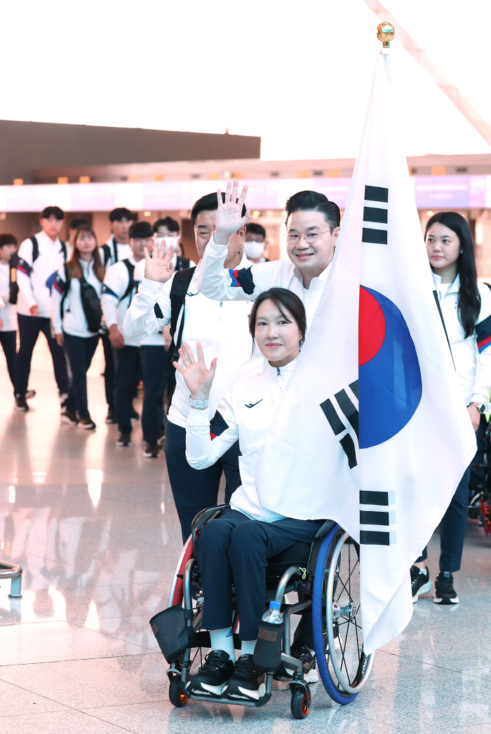  'Another touching stage' will be held. A prepared sports festival of heroes, opening ceremony on the streets of Champs-Elysees at the Paris Paralympics