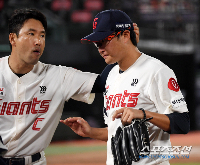 8th episode of Lotte Promise 'Blue Hanwha Winds' put to rest'Park Se-woong-Moon Dong-ju QS' Lotte stops Hanwha from winning 4 consecutive games 