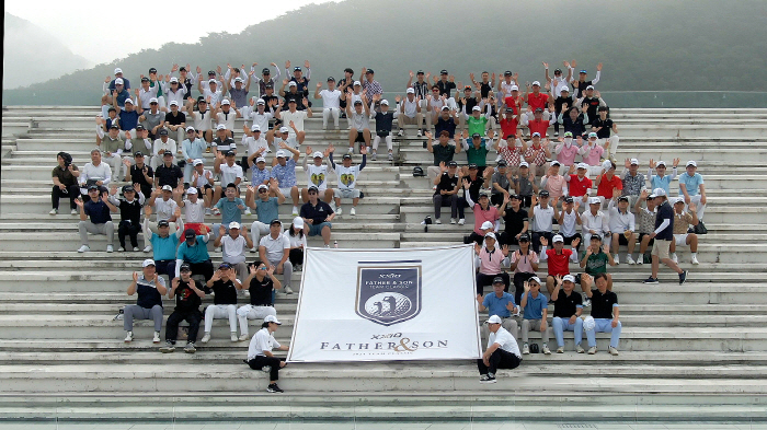 Father and son hold a round together'XIAO Father & Sun 2024 Team Classic' 120 rich golfers participate