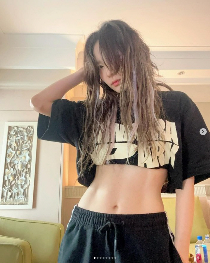 Sandara Park Exposes Bikini-like Exposures 'Even at 38kg, I take care of my body with a diet.'