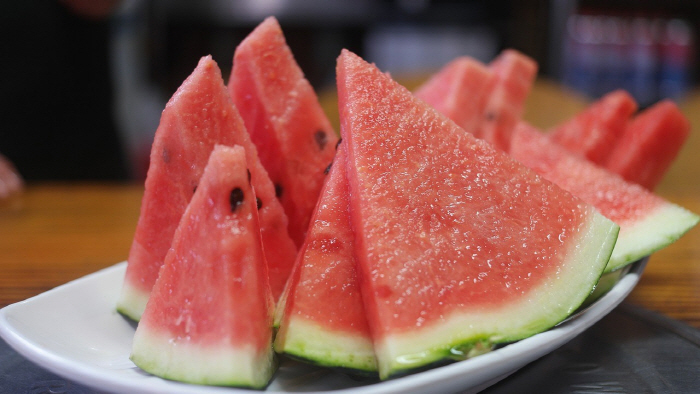 Woman who ate leftover watermelon in the refrigerator 'Chaotic', why?