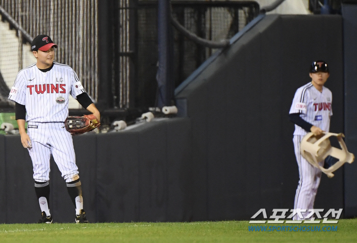 '10 → 14 → 44 → 84' 11 wins and 2 losses in overtime, overwhelming KT and LG. Park Young-hyun, the closing pitcher, achieved 10 wins and 20 saves for the first time in 20 years. LG ranked third and Doosan ranked fourth for the 2G game 