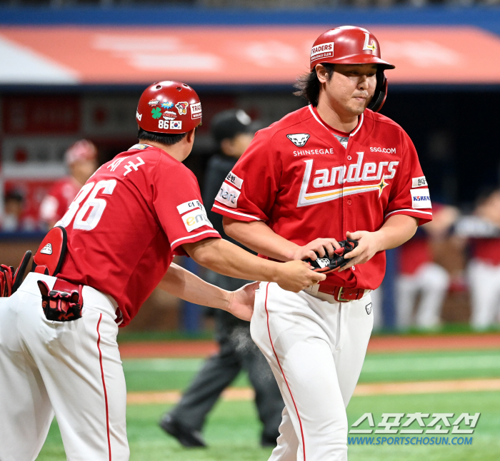 'Magnet Jeong' also recorded the most four pitches in KBO history. 