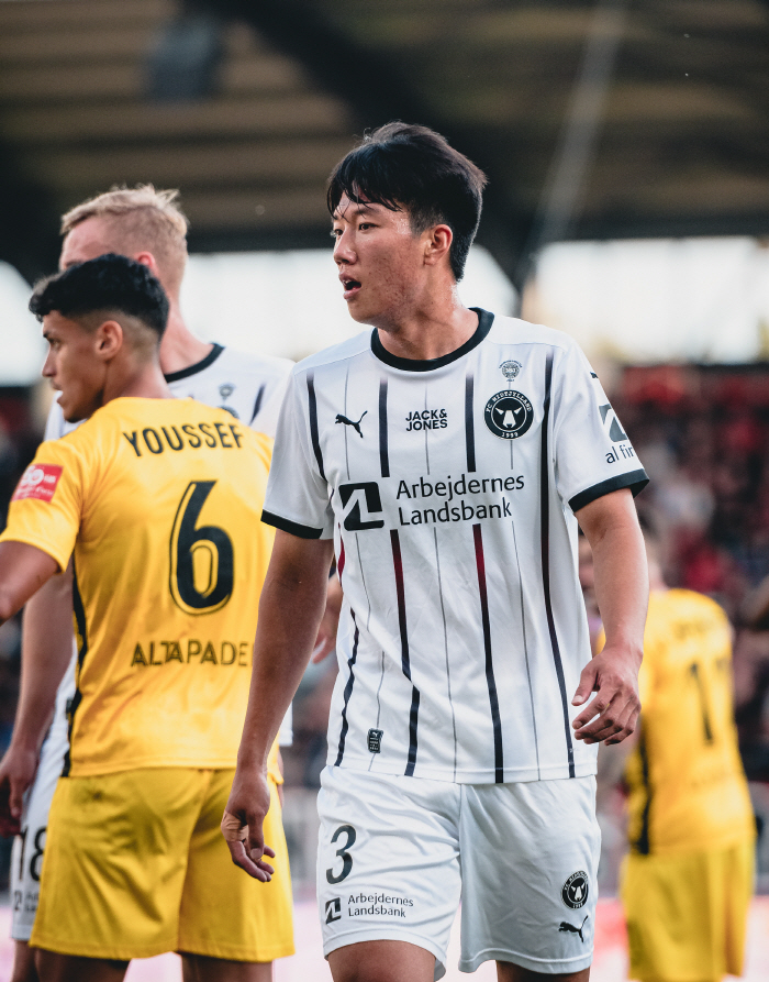 'There was a reason why Hong Myung-bo picked it.' Lee Han-beom selected his first player of the season → Denmark's first team to be selected 'Delicate'