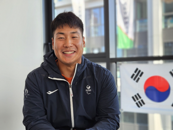  Another transformation of Paracanu Choi Yong-beom, who surprised everyone with '10 months after catching No' and selected the opening ceremony rider. 'It's the glory of the family.'