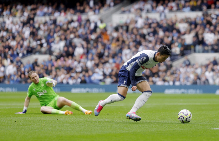 Son Heung-min's class 'EPL Special Level' proved by the record 'Even if the 英 media is tough, SON is special' Son Heung-min's overwhelmingly No. 1 in the number of strikers occupied  Best 11