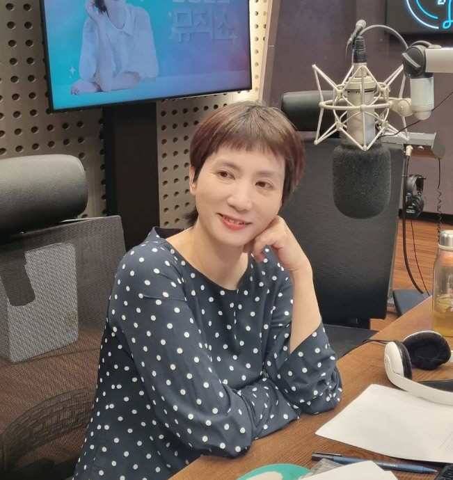 'Honorary Retirement'Hwang Jung-min, do you know that the son and daughter's letter from the last live show eventually shed tears 'You've worked hard for over 30 years' 