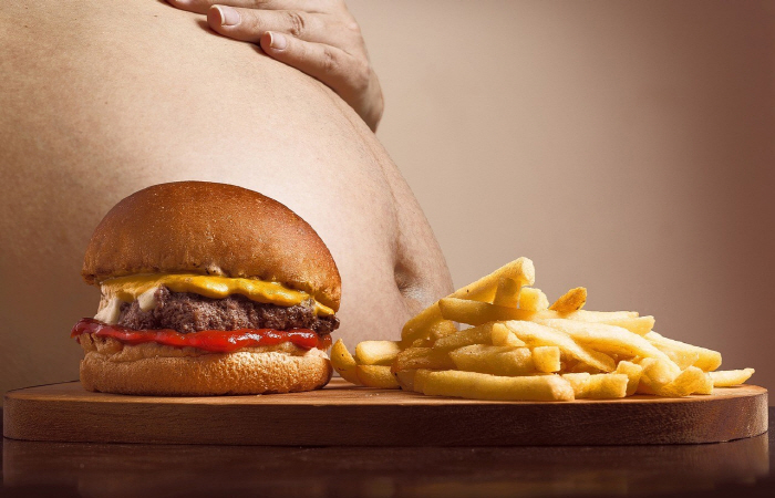 The incidence of obesity-related cancer among young people is 25 times higher than that of grandparents.'