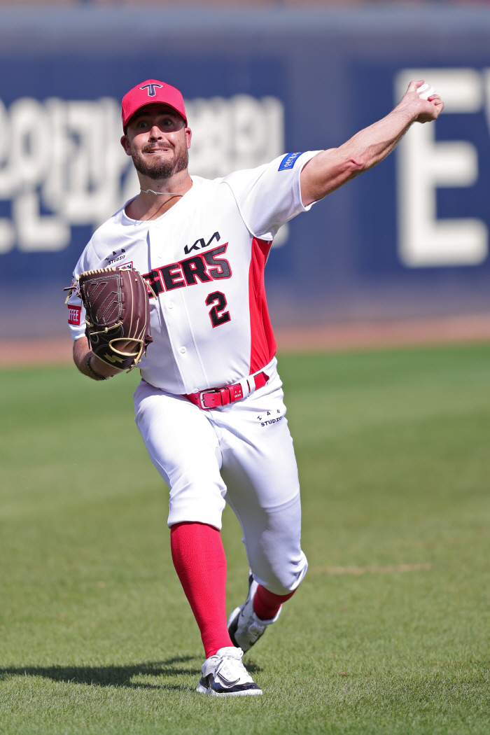 'Nail, I hope you return as soon as possible' Despite the time-limited contract, Kia Stout digests the first bullpen (Gwangju site)