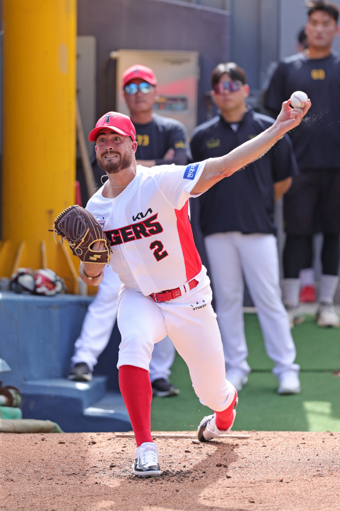 'Nail, I hope you return as soon as possible' Despite the time-limited contract, Kia Stout digests the first bullpen (Gwangju site)