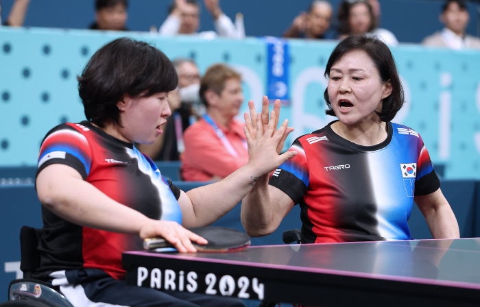  2 Korean table tennis men's doubles, Cha Soo-yong, Park Jin-cheol, Jang Young-jin, and Park Sung-joo will go to the semifinals together