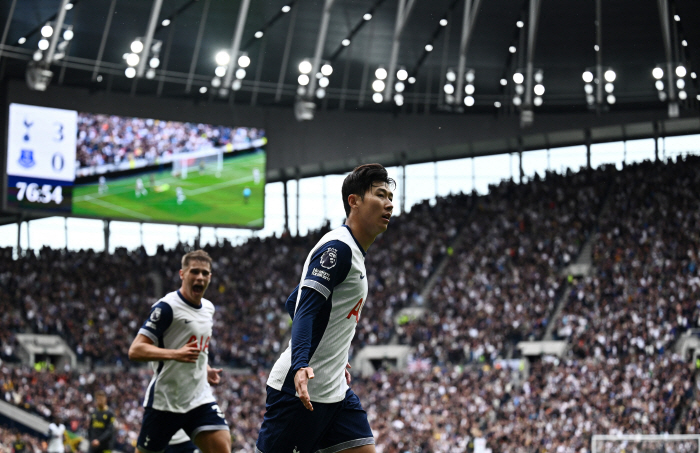 Son Heung-min selected the best 'Winger' after the best '7' in Tottenham's history