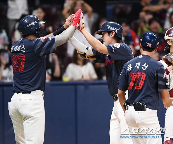 2 days of no nights → Are you the team that arrived at 5 a.m.?'Jung Hyun-soo's debut win'Lotte grabs Kiwoom'2 consecutive wins' 