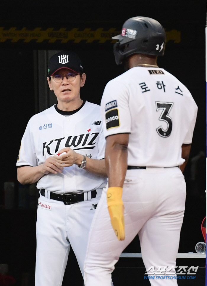 '3 consecutive wins are not allowed by pride. 6 runs in the 6th inning and a big inning explosion...LG and KT will face each other 9 wins and 7 losses. 