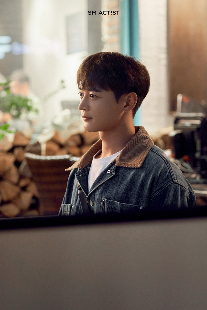 Choi Minho, are you going to break your life with 'Family X Melo'..Awesome visual → Even the acting of the eyes with an epic look