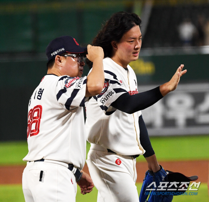 Director Kim Tae-hyung and Kim Won-joong, who won but became hardened...'Winning Series after 5 hours and 30 minutes of right-handed blood fight'