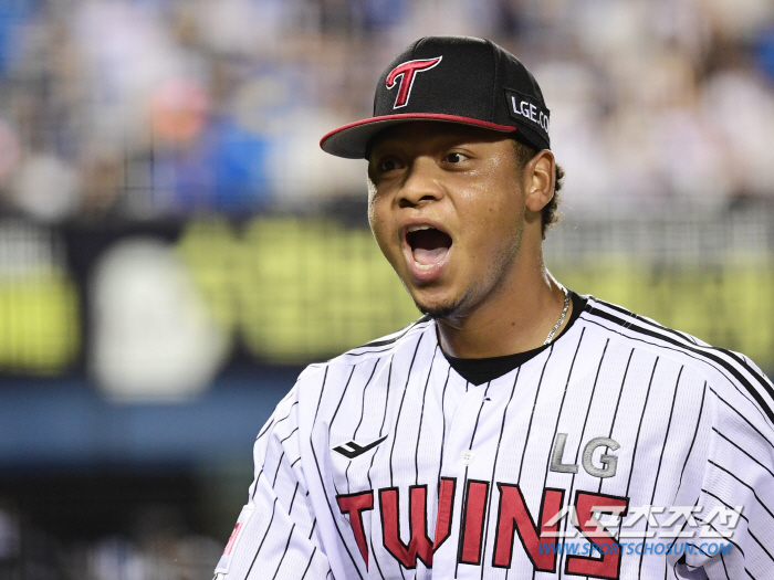 In the aftermath of the 1st inning 3K fireball, manager Yeom Kyung-yeop's plan was twisted...'Hernandez Can't Take the mound' 