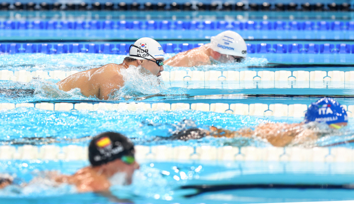  Cho Ki-sung, a three-time winner of the 2016 Rio Paralympic Games, failed to win a medal in 4th place in the 50m breaststroke. The 100m butterfly champion declared his retirement after failing the preliminary round