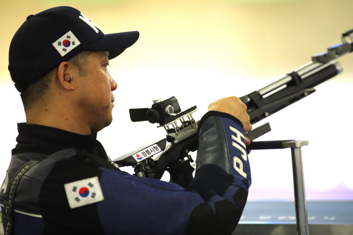  'Olympic Games as usual!' Air Rifle Park Jin-ho wins his second gold medal