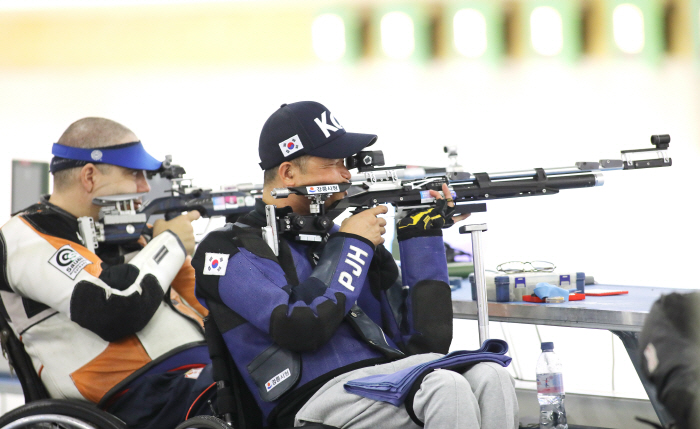  'Olympic Games as usual!' Air Rifle Park Jin-ho wins his second gold medal