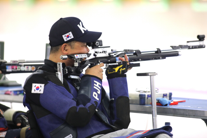  'Olympic Games as usual!' Air Rifle Park Jin-ho wins his second gold medal