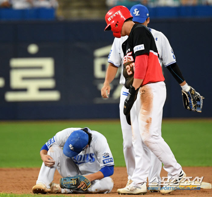 'Clash with the runner' Lee Jaehyun too? Ryu Ji-hyuk → Kim Young-woong left again. Samsung's infielders are on a high alert' 