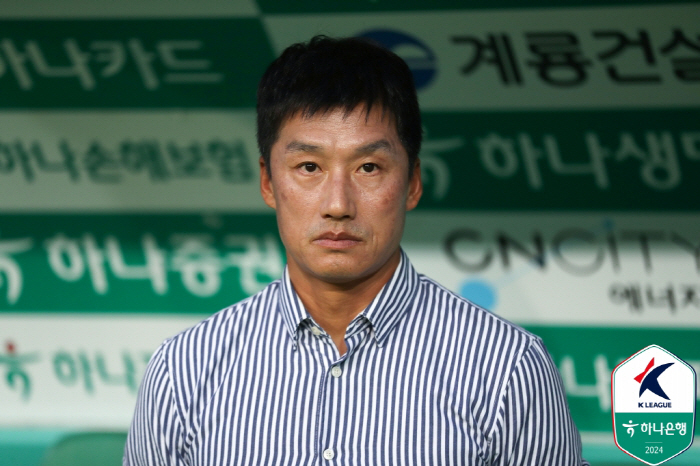 Director Lee Jung-hyo 'It's a pity that injuries occur every game, the players did their best'