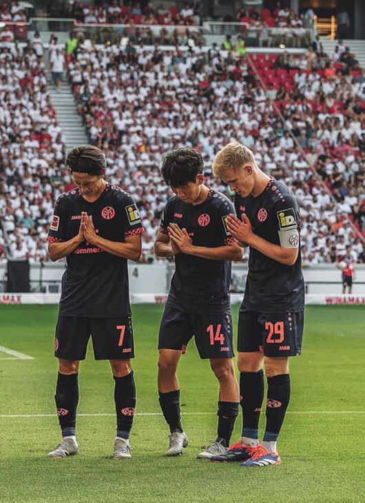 Hong Hyun-seok's high-speed debut, Lee Jae-sung's equalizer starting point 'Very good performance'...Mainz plays Stuttgart 3-3 'Theatrical Draw'