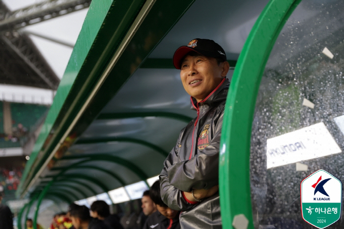 'Lee Seung-woo's bench again' VS'Lingard selection'Jeonbuk-Seoul lineup revealed