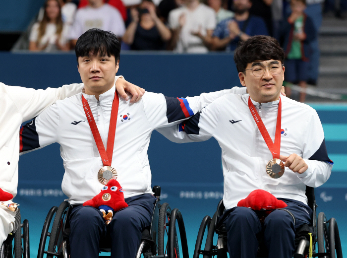     한국의 탁구 선수 