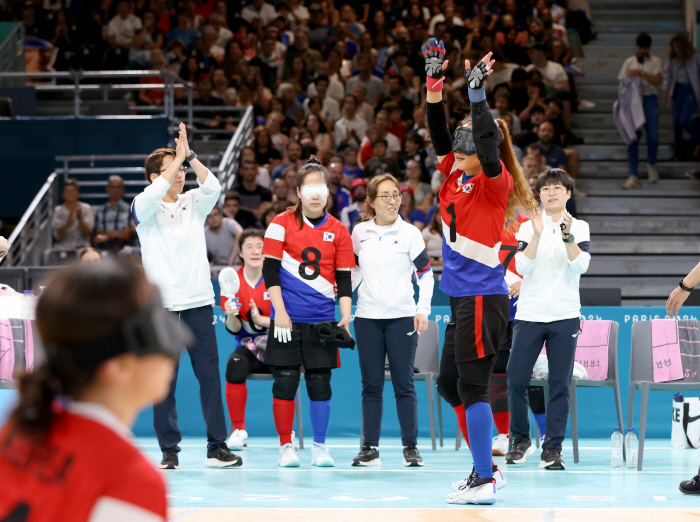 'Rolled the hopes of the quarterfinals' Women's goalball team wins its first group match against France, the host country