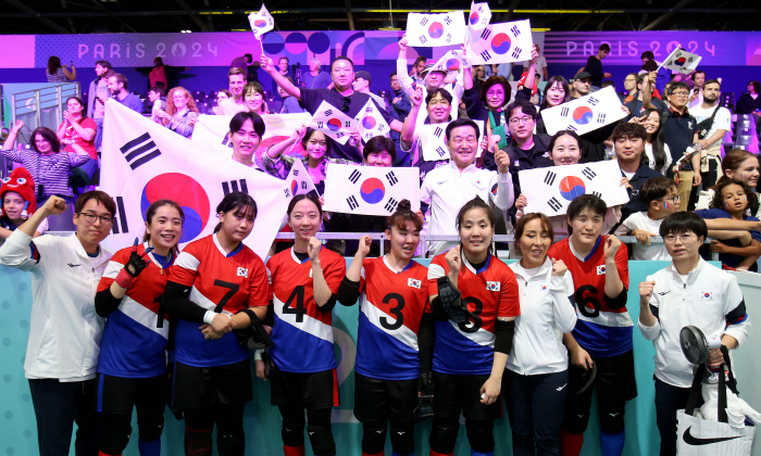 'Rolled the hopes of the quarterfinals' Women's goalball team wins its first group match against France, the host country