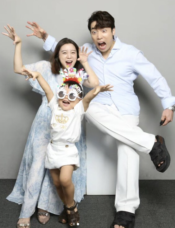  Won-Gul, Woo Hye-rim, full-term baby ♥ Shin Min-cheol's kiss..Sweet family picture