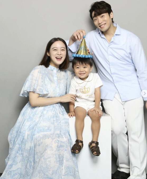  Won-Gul, Woo Hye-rim, full-term baby ♥ Shin Min-cheol's kiss..Sweet family picture