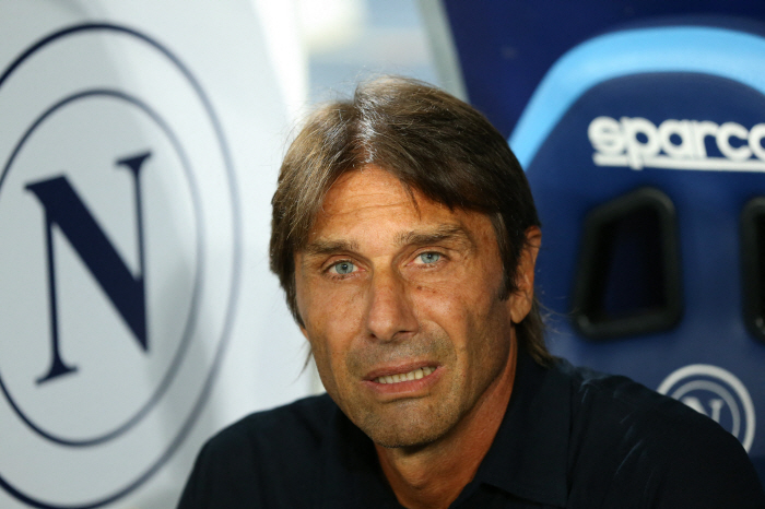 'There is no place for Osimhen in Naples.' Conte's firm message to the 'Failure to escape' FW