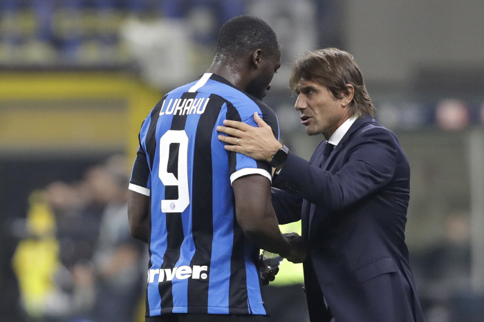 'There is no place for Osimhen in Naples.' Conte's firm message to the 'Failure to escape' FW