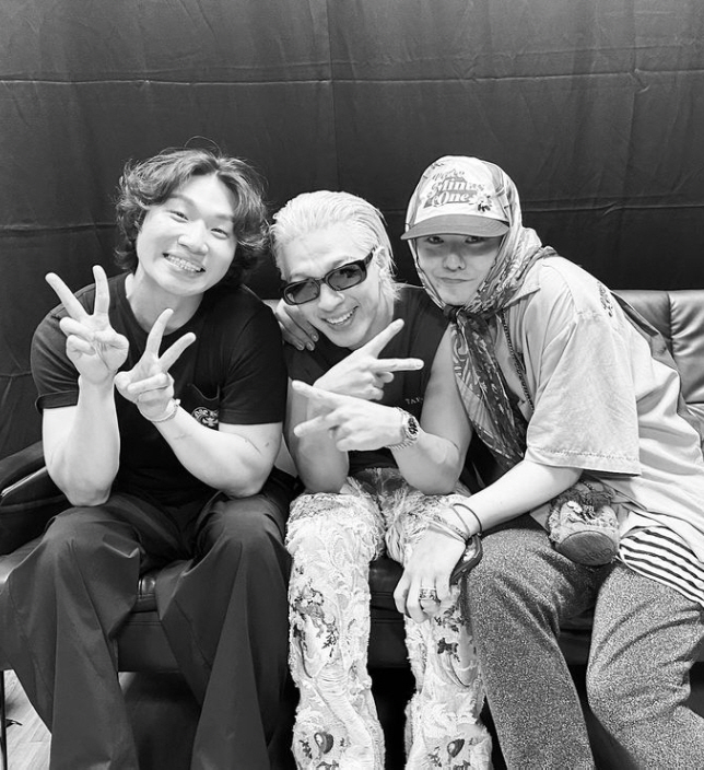 Three playful GD Big Bang members gathered together at Taeyang concert