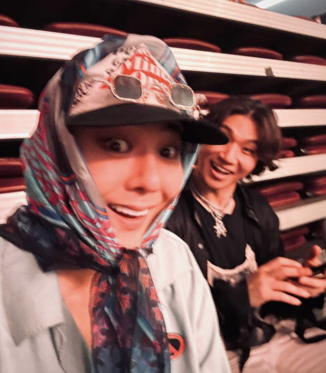 Three playful GD Big Bang members gathered together at Taeyang concert