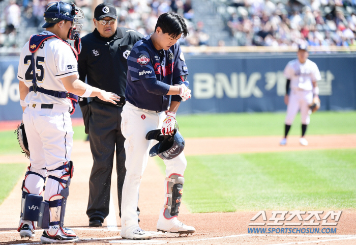 '149km Direct hit on the back of the hand → No problem' Lotte, who swept his chest, thank God! '4 consecutive wins  Son Ho-young's simple attack'DIAGNOSIS' 