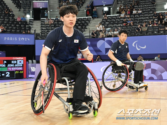 'Enjoy your anger today and joy tomorrow' 'Enthusiastic racket youth'Yoo Soo-young's first Paralympic silver medal 