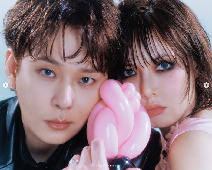 Hyuna ♥ Yong Junhyung, is this a wedding pictorial? An unconventional concept that goes back and forth between pure and sexy. 