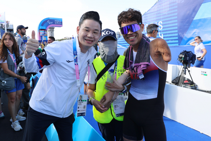  '200 Out of 100!' Paralympic Triathlon, Kim Hwang-tae's completion is the perfect finale of the Iron Man