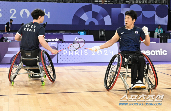 'Shuttlecock of the 26th-generation doubles group'Yoo Soo-young X Jung Jae-gun 男 doubles silver medal