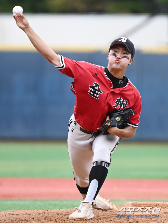 'Jung Woo-ju vs. Chung Hyun-woo, Kim Tae-hyung vs. Kim Tae-hyun' Eyes on the 1st and 3rd picks, 2025 KBO Rookie Draft will be held on the 11th...100 fans