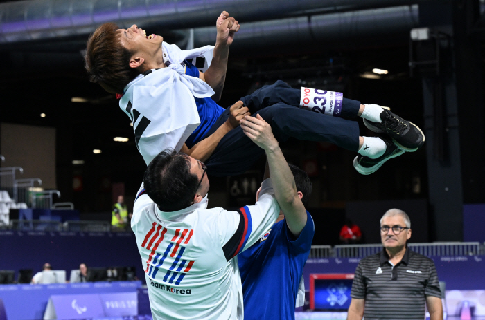 'Faker of the Boccian world'Jeong Ho-won wins the gold medal in the individual event. The third national anthem rang in Paris