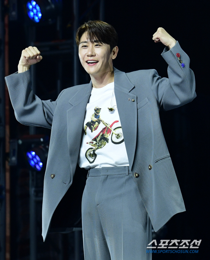  'It's not a trot song'Yeongtak, 17-year-old friendship SUPER JUNIOR's comeback 'Positive fan' (Roundup)