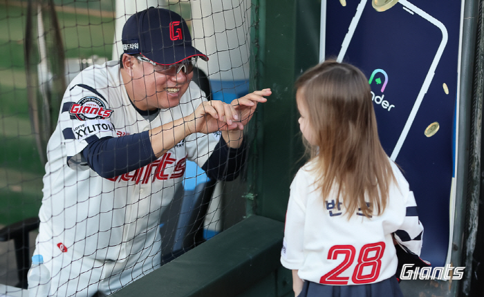 Lotte's first fall baseball in 7 years? It's not a dream! '15 → 6 points for a batter in the 7th inning' Reversal drama to archrival KT 