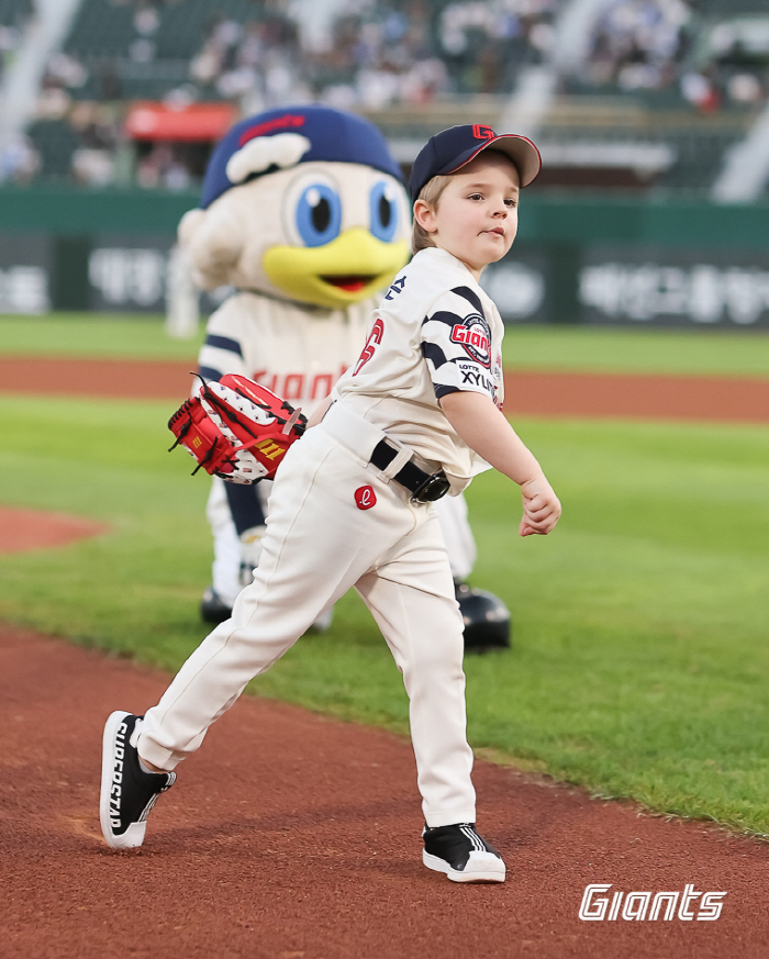 Lotte's first fall baseball in 7 years? It's not a dream! '15 → 6 points for a batter in the 7th inning' Reversal drama to archrival KT 