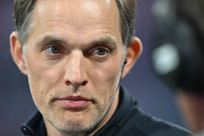 Manchester United's mixed views, which have been in a crisis since the beginning of 'Ten Hach remains in office vs Tuchel'