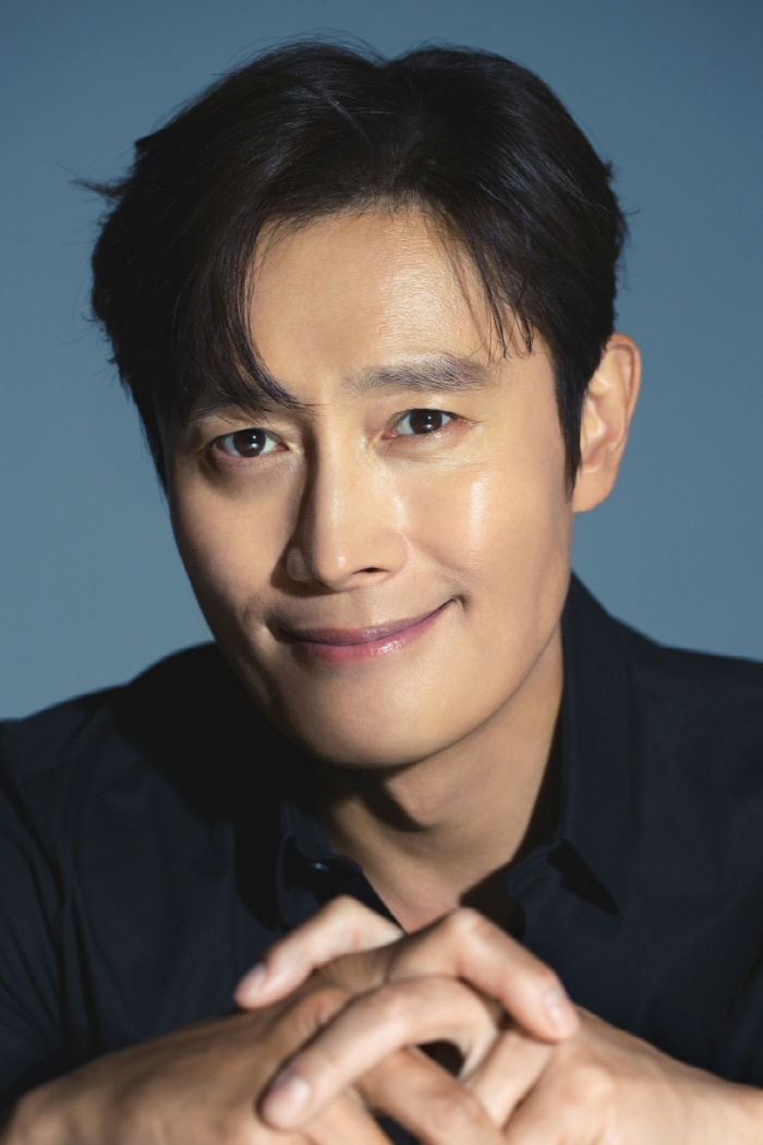  Lee Byung-hun participates in the narration of '30th Anniversary of Debut' Park Jin-young's special support shooting and 'Dan-da JYP'